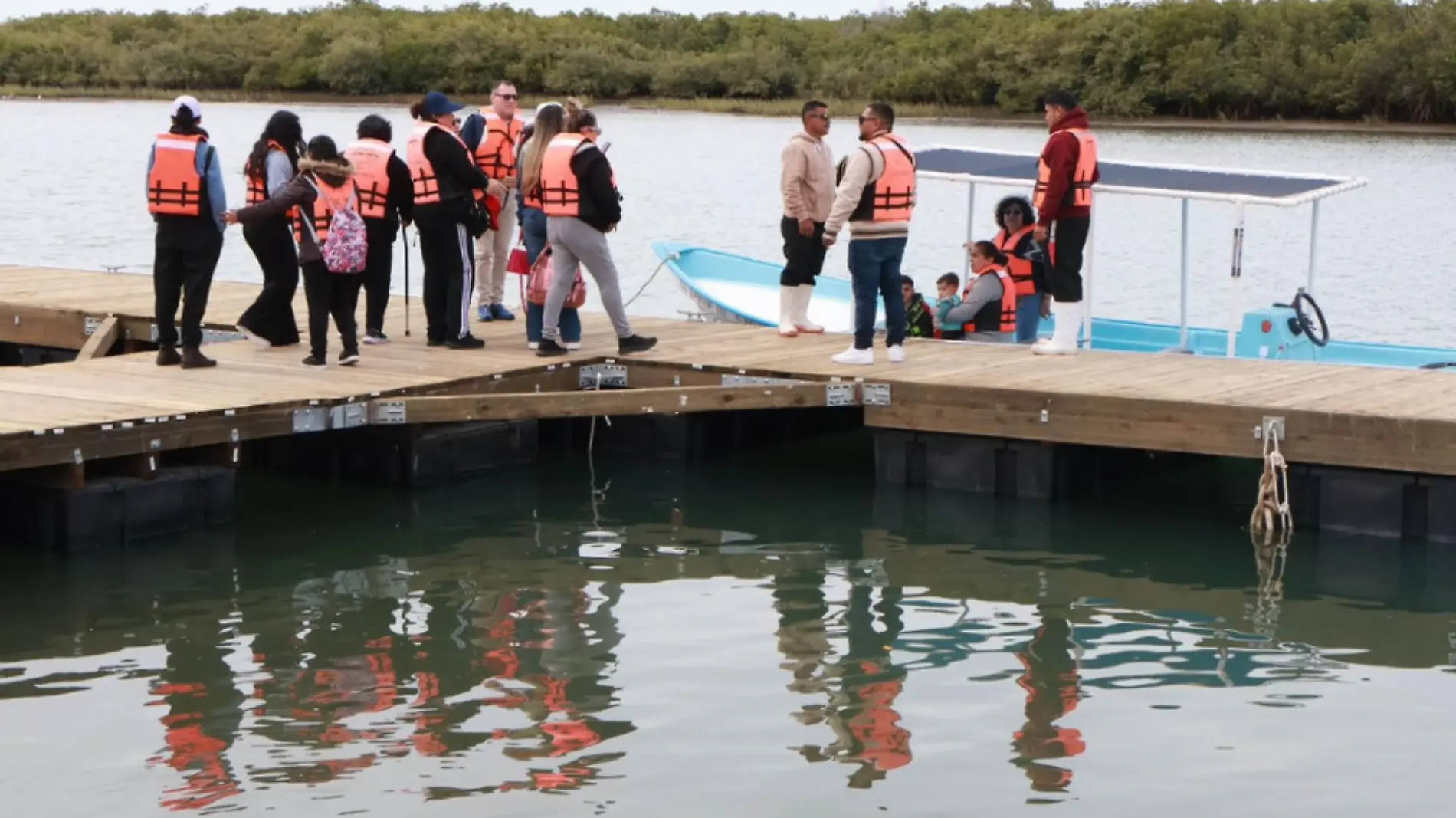 Muelle flotante en Puerto Chale